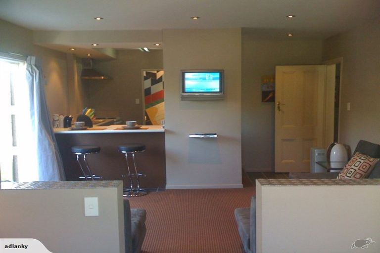 Photo of property in 27 Olliviers Road, Phillipstown, Christchurch, 8011