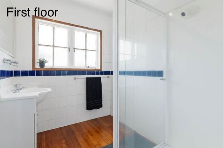 Photo of property in 1/17 Sartors Avenue, Northcross, Auckland, 0630