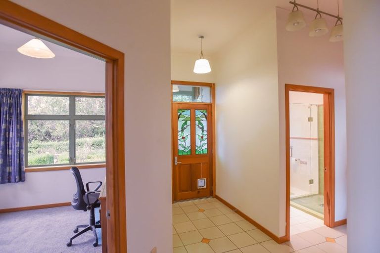 Photo of property in 24 Stephen Road, Browns, Winton, 9781