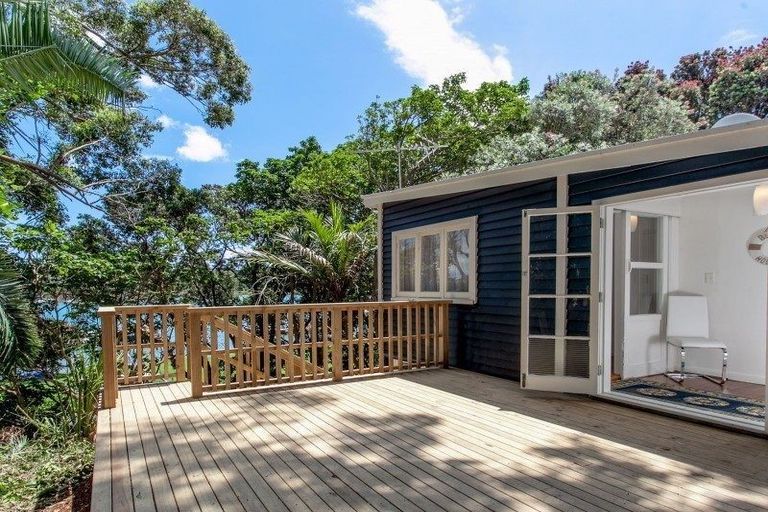 Photo of property in 72 Wharf Road, Ostend, Waiheke Island, 1081