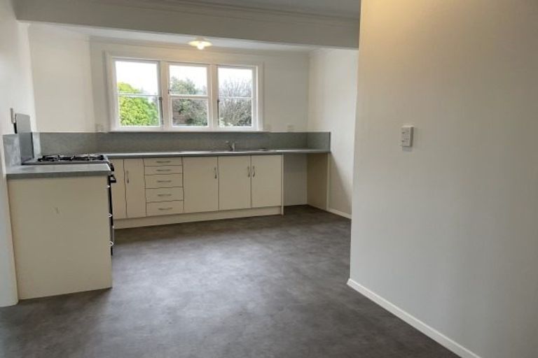Photo of property in 15 Botanical Road, Takaro, Palmerston North, 4412