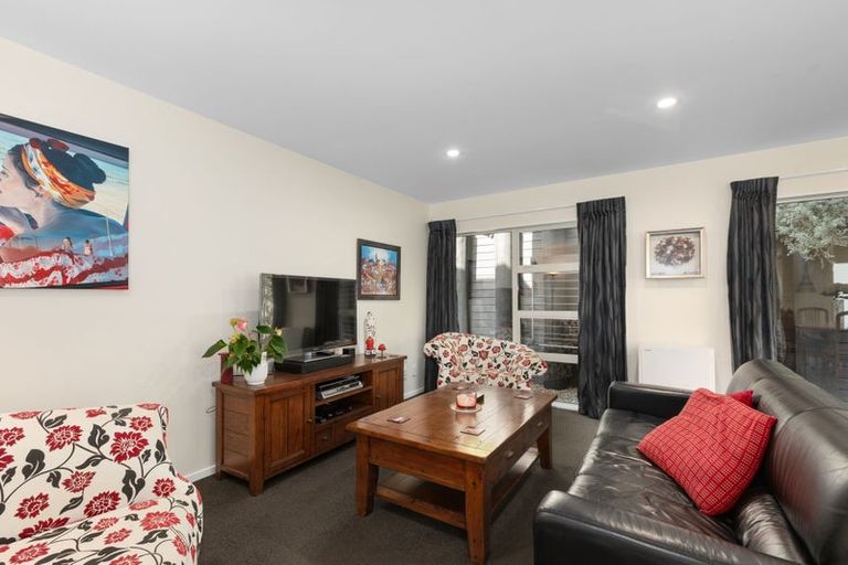 Photo of property in 36e Erlestoke Crescent, Churton Park, Wellington, 6037