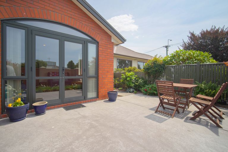 Photo of property in 101 Avonhead Road, Avonhead, Christchurch, 8042