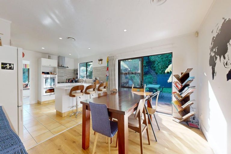 Photo of property in 60 Satara Crescent, Khandallah, Wellington, 6035