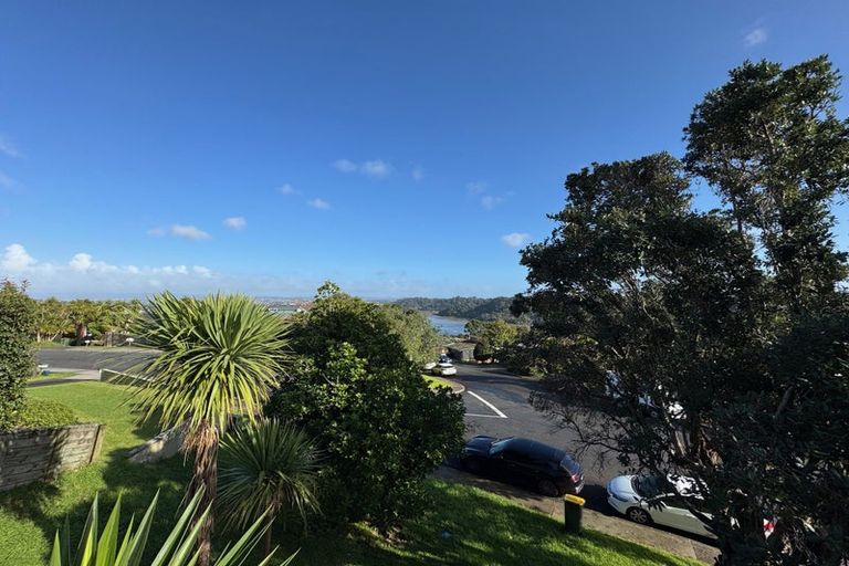 Photo of property in 18 Pemberton Avenue, Bayview, Auckland, 0629