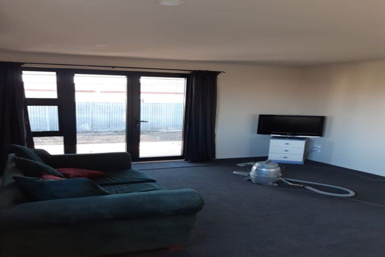 Photo of property in 4 Earnslaw Crescent, Clover Park, Auckland, 2019