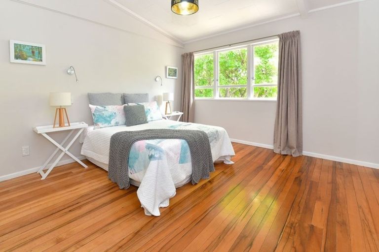 Photo of property in 1/19 Bowman Road, Forrest Hill, Auckland, 0620