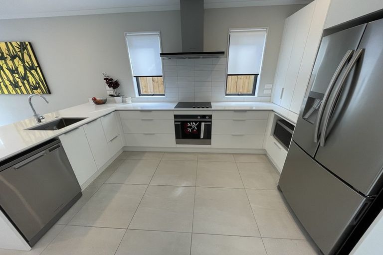 Photo of property in 19 Richard Petterd Way, Swanson, Auckland, 0614