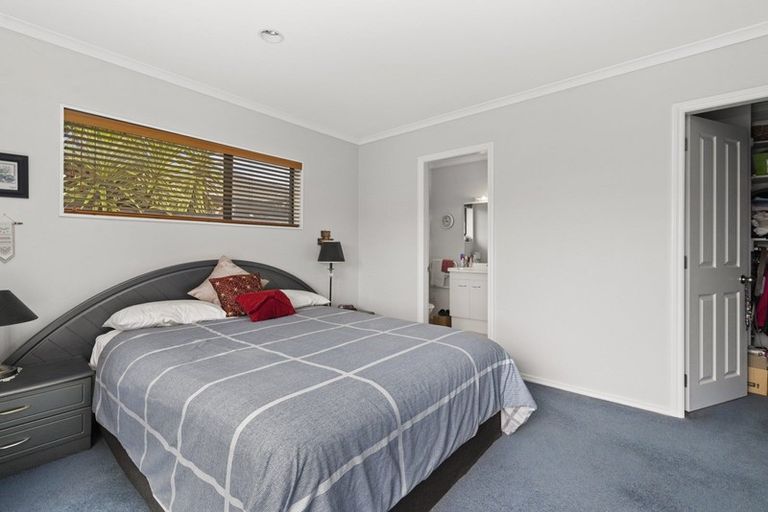 Photo of property in 17 Duggan Drive, Owhata, Rotorua, 3010