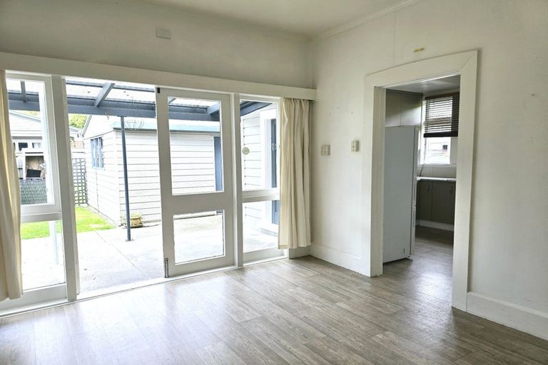 Photo of property in 16 Buller Street, Picton, 7220