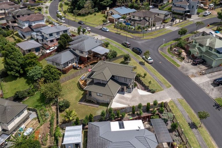 Photo of property in 6 Fairchild Avenue, Goodwood Heights, Auckland, 2105