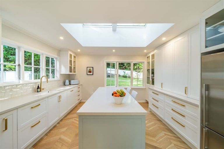 Photo of property in 67 Chatsworth Road, Silverstream, Upper Hutt, 5019