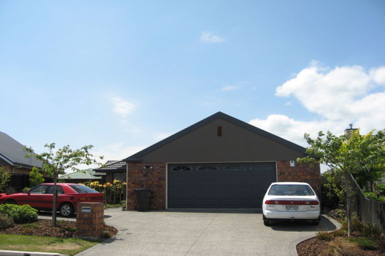 Photo of property in 6 Evergreen Place, Parklands, Christchurch, 8083