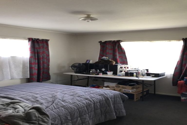 Photo of property in 33 Addison Drive, Glendene, Auckland, 0602