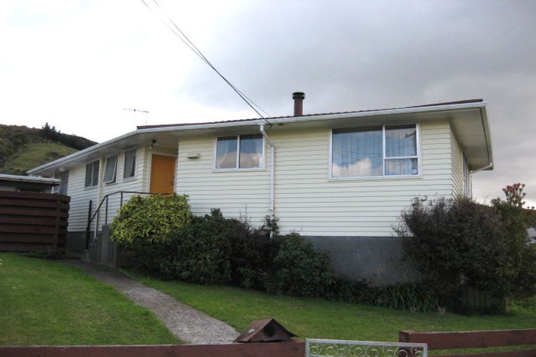 Photo of property in 229 Wellington Road, Wainuiomata, Lower Hutt, 5014