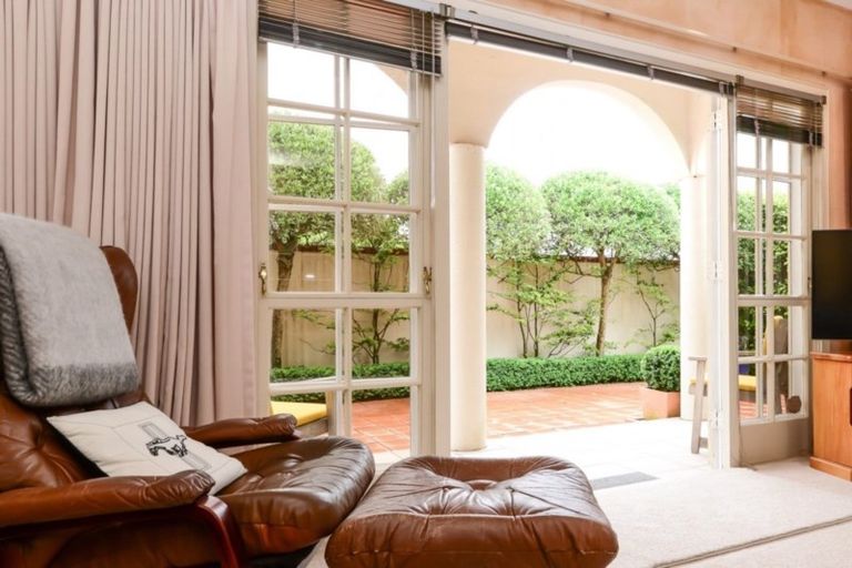 Photo of property in 4/17 Ruakiwi Road, Hamilton Lake, Hamilton, 3204