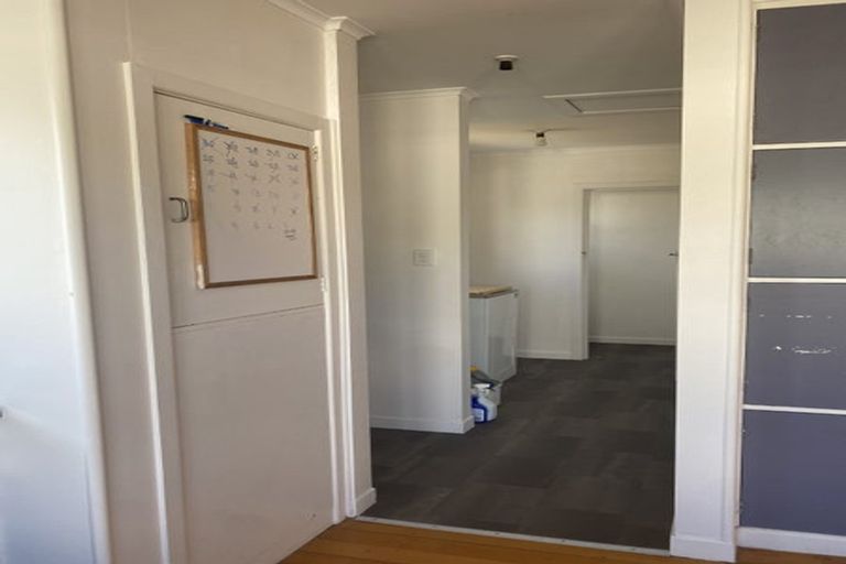 Photo of property in 1/15 Tane Street, New Lynn, Auckland, 0600
