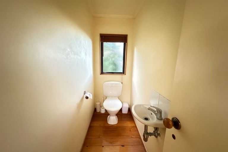 Photo of property in 49b Noeleen Street, Glenfield, Auckland, 0629