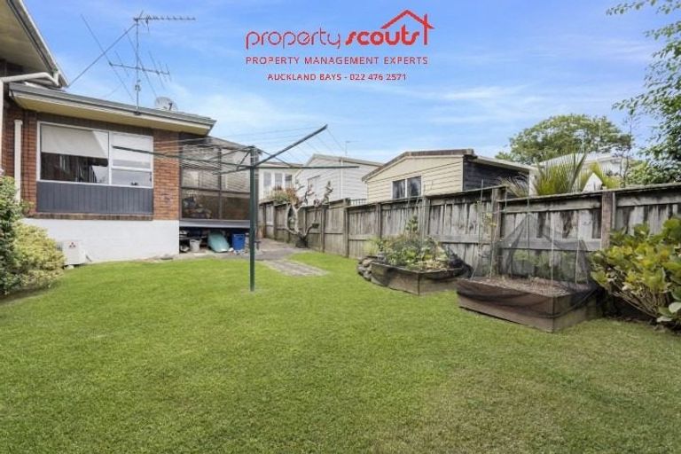 Photo of property in 2/41 Mason Street, New Lynn, Auckland, 0600
