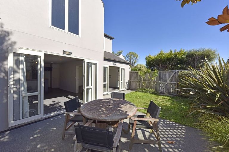Photo of property in 19a Beatrice Place, Avonhead, Christchurch, 8042