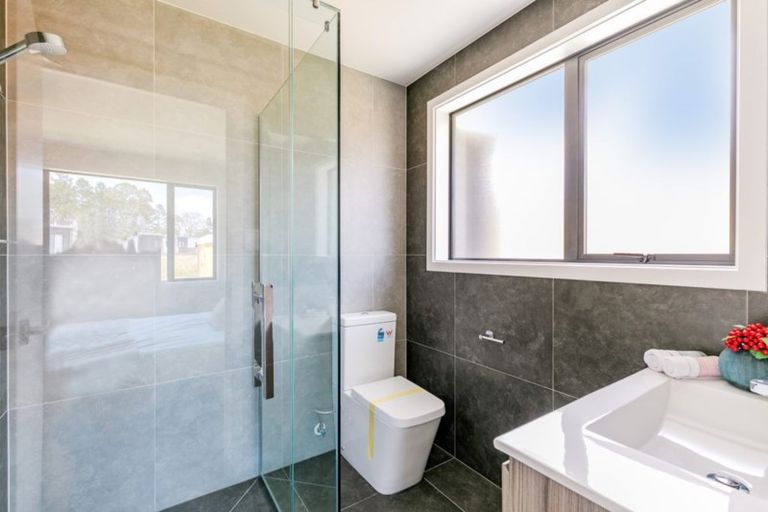 Photo of property in 11 Zadar Street, Kumeu, 0810