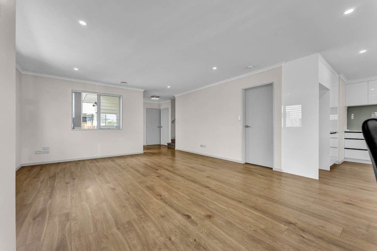 Photo of property in 95d Raglan Street, Mangere East, Auckland, 2024