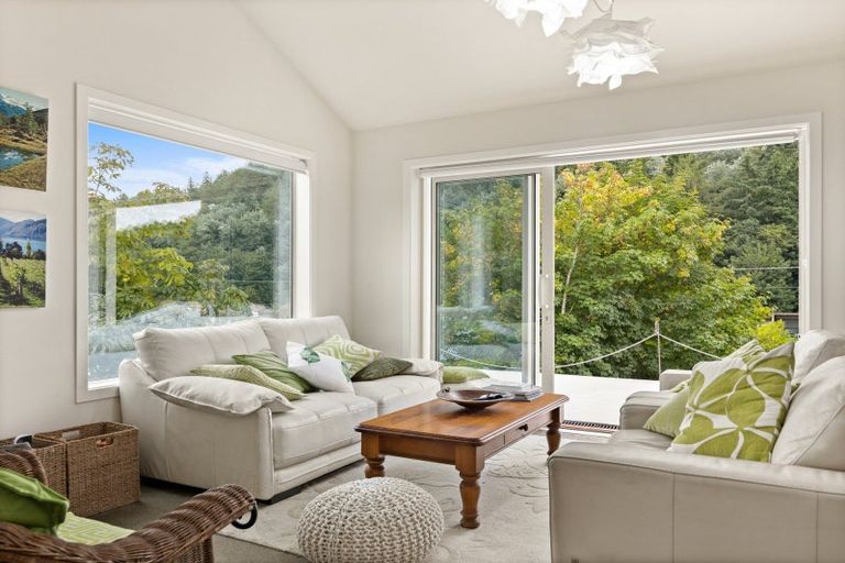 Photo of property in 26 Irvine Street, Lawrence, 9532