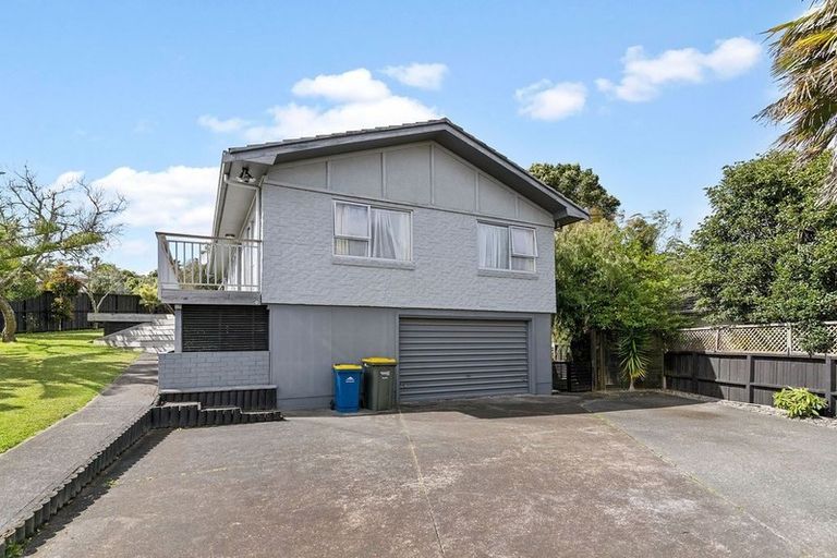 Photo of property in 12 Devonshire Road, Unsworth Heights, Auckland, 0632