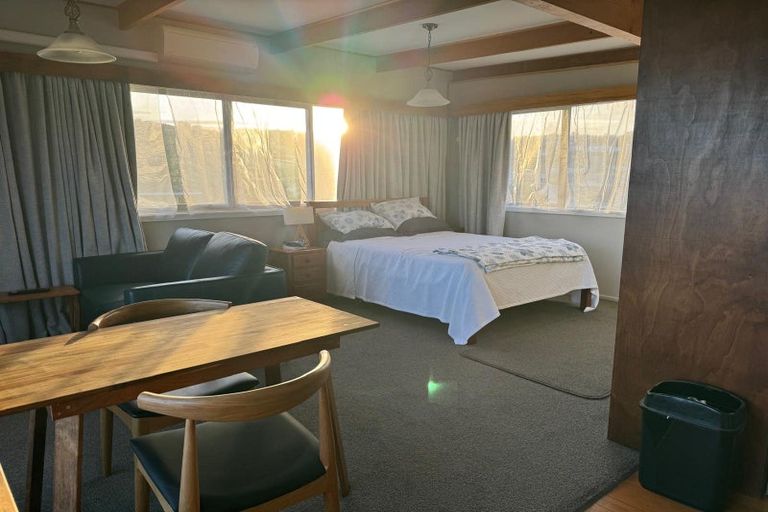 Photo of property in 8 Lilac Lane, Maungaraki, Lower Hutt, 5010