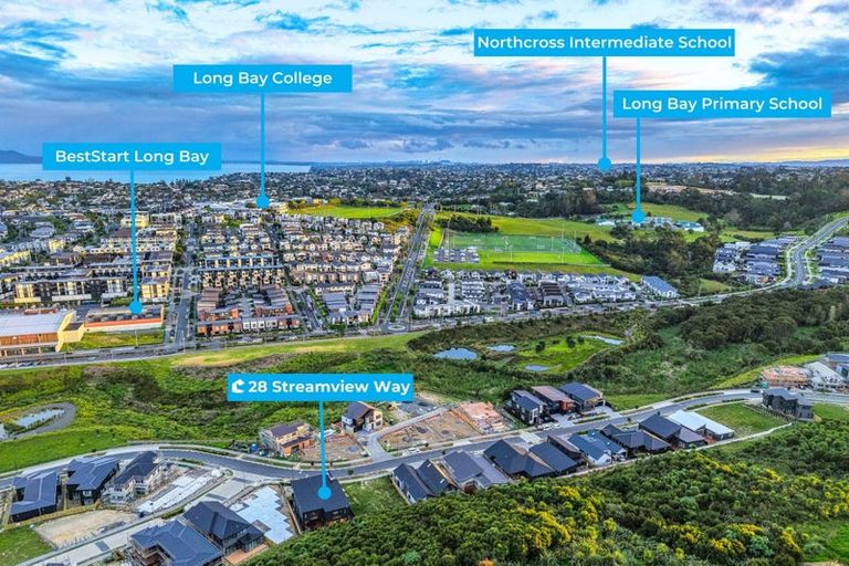 Photo of property in 28 Streamview Way, Long Bay, 0792