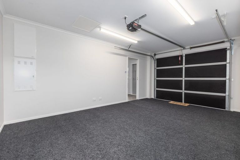 Photo of property in 60 Hokioi Drive, Kenepuru, Porirua, 5022