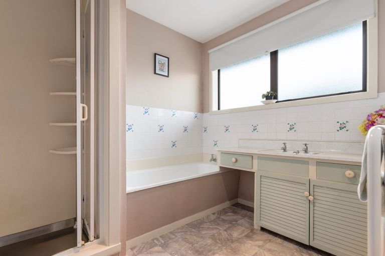 Photo of property in 162 Halswell Junction Road, Halswell, Christchurch, 8025