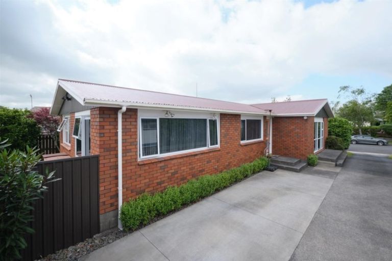 Photo of property in 22 Oberon Street, Stratford, 4332