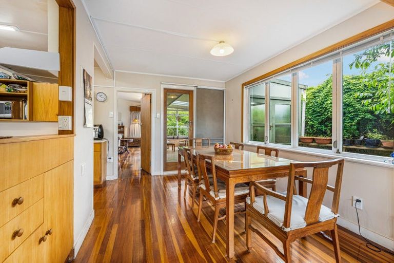 Photo of property in 42 Clifton Terrace, Fitzherbert, Palmerston North, 4410