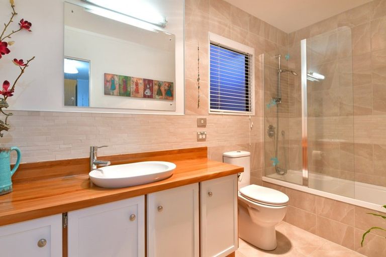 Photo of property in 2/6 Duncansby Road, Stanmore Bay, Whangaparaoa, 0932