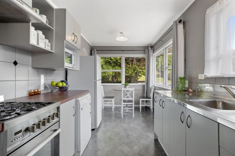 Photo of property in 17 Jonathon Street, Brookfield, Tauranga, 3110