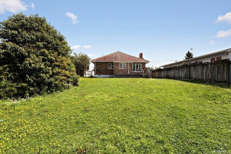 Photo of property in 70 Portage Road, New Lynn, Auckland, 0600