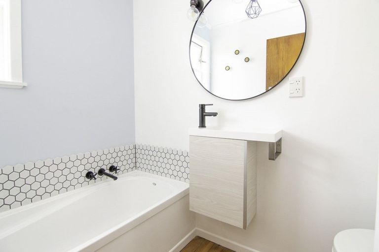 Photo of property in 1 Oriana Place, Highbury, Palmerston North, 4412