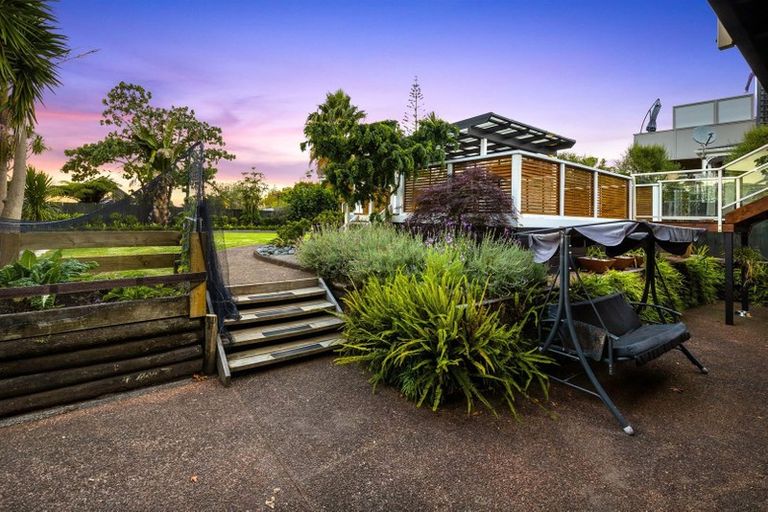 Photo of property in 9 Rangimarie Road, Swanson, Auckland, 0816