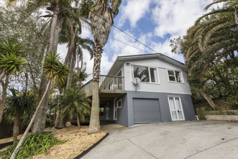 Photo of property in 26 Cedar Terrace, Stanmore Bay, Whangaparaoa, 0932
