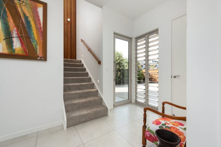 Photo of property in 24a Sunbrae Grove, Mount Maunganui, 3116