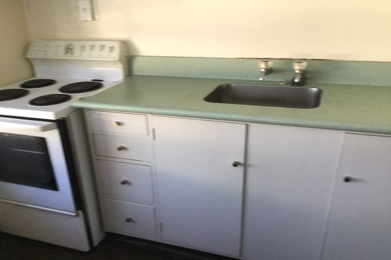 Photo of property in Churchill Flats, 213 The Terrace, Wellington Central, Wellington, 6011