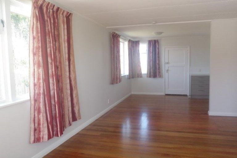 Photo of property in 10 Merfield Street, Glen Innes, Auckland, 1072