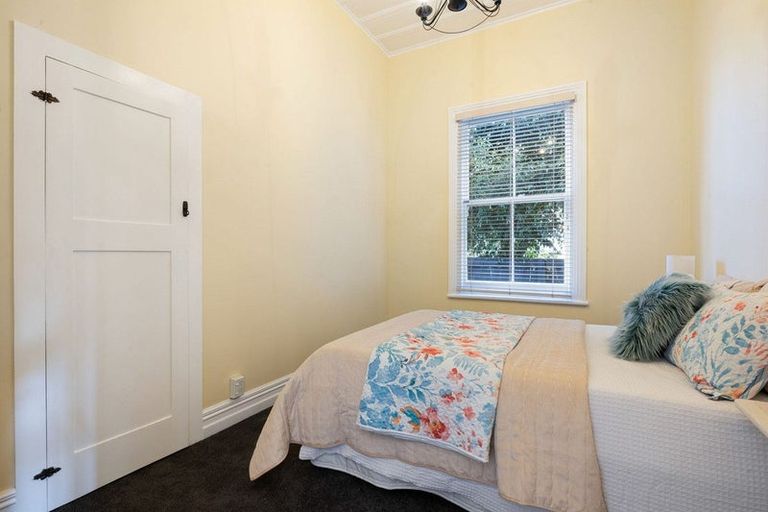 Photo of property in 128 Victoria Street, Cambridge, 3434