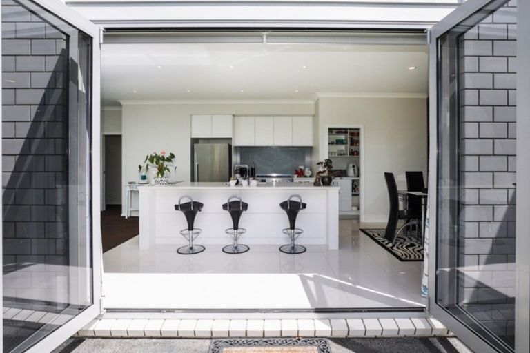 Photo of property in 16 Platina Place, Flagstaff, Hamilton, 3210