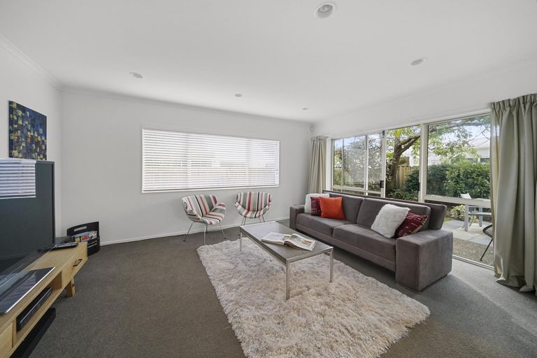 Photo of property in 2/17 Headcorn Place, Botany Downs, Auckland, 2010