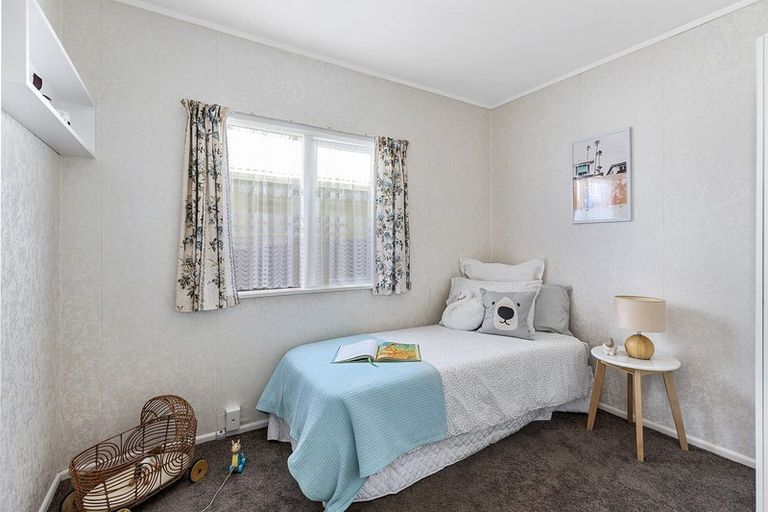 Photo of property in 167a Sutherland Road, Lyall Bay, Wellington, 6022