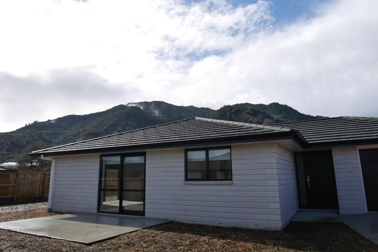 Photo of property in 17 Millar Street, Te Aroha, 3320