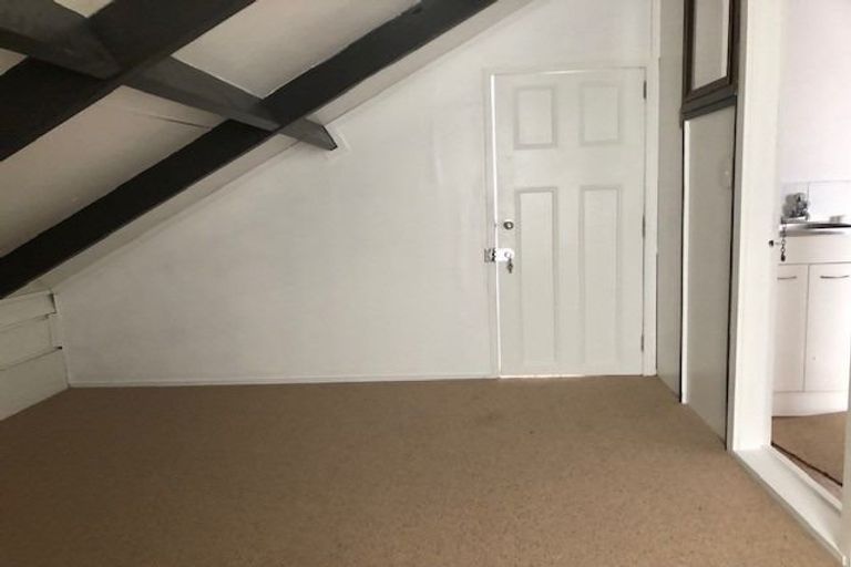 Photo of property in 1/27 Aeroview Drive, Beach Haven, Auckland, 0626