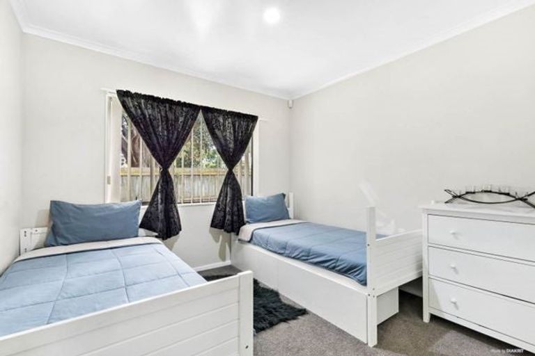 Photo of property in 6 Glenveagh Park Drive, Manurewa, Auckland, 2102